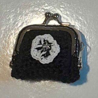 Mini Monedero Negro con Florecilla Blanca