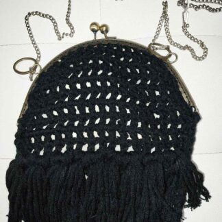 Bolso de Hilo a Crochet Negro con Flecos y Cadena Regulable