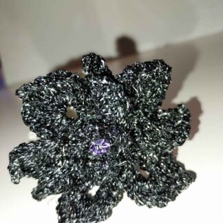 flor negra brillo